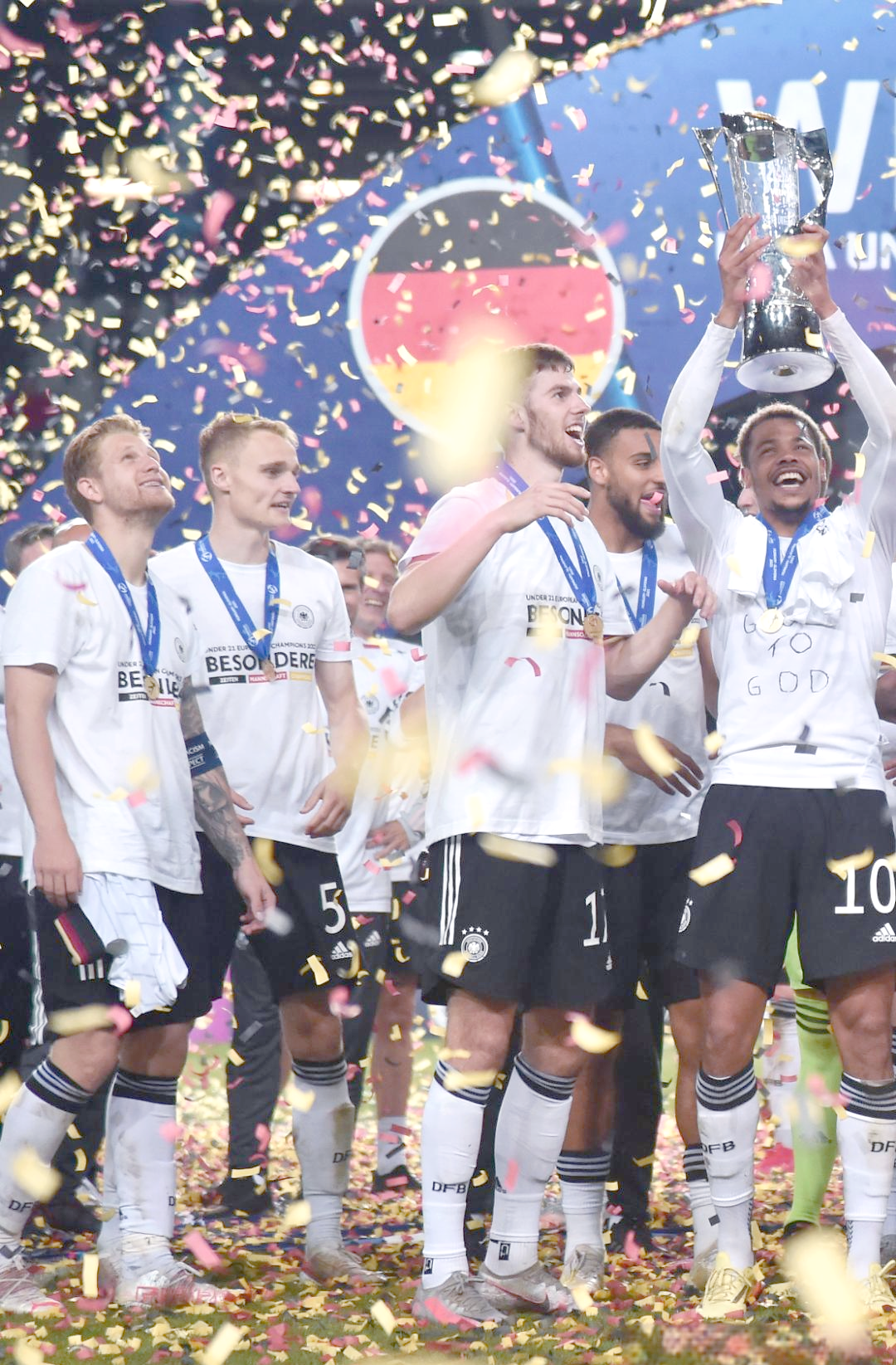 开云网页版登录入口-德国队观众热烈欢呼！，塔图姆迎来十二赛季出色发挥再创辉煌时刻的简单介绍-开云网页版登录入口